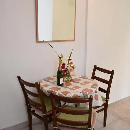 Apartment Rossa *